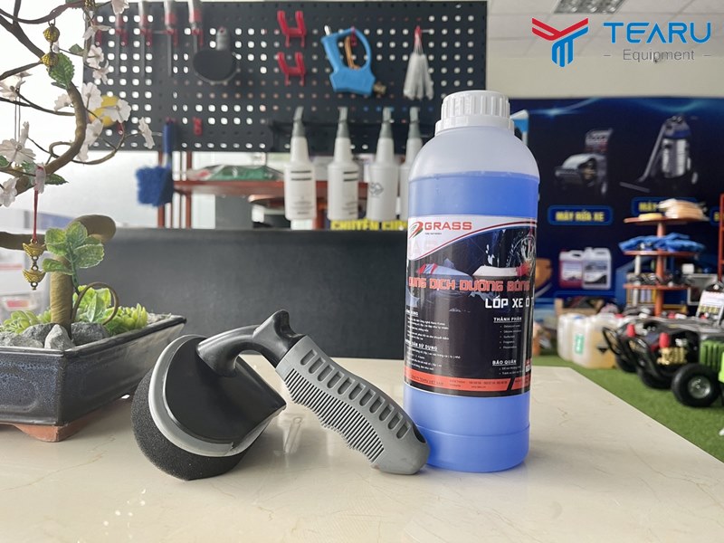 Combo dung dịch dưỡng bóng lốp xe Grass và cọ quét bóng lốp xe